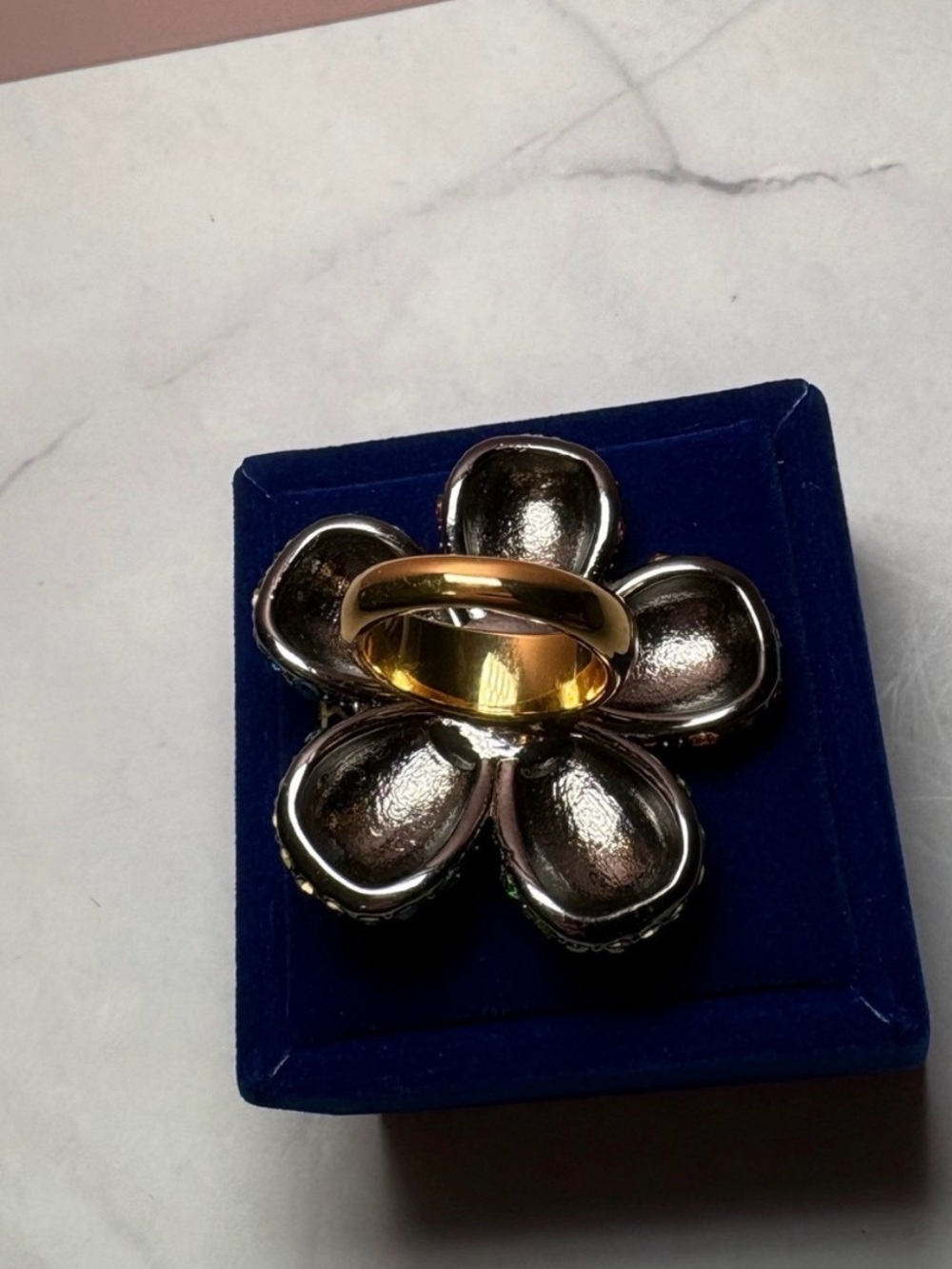 Kurt Geiger Multi Color Stone Flower Ring NIB - Picture 2 of 7